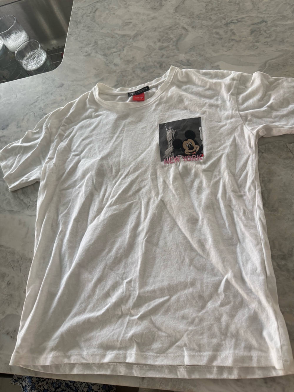 Zara XDisney White Short-Sleeve Tee with Mickey New York graphics